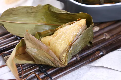 粽子照片图片包粽子粽子摄影裹粽籺粽子摄影端午节