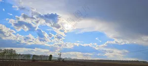 阳光乱云天空