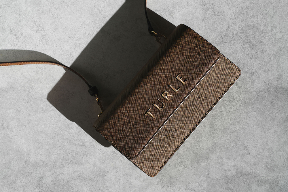 22女士钱包烫金Logo样机效果图模板