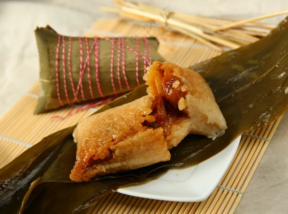 肉粽子照片图片包粽子粽子摄影裹粽籺粽子摄影端午节茶餐厅粽子