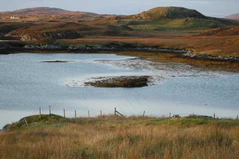 静谧湖光山色，自然色彩渲染