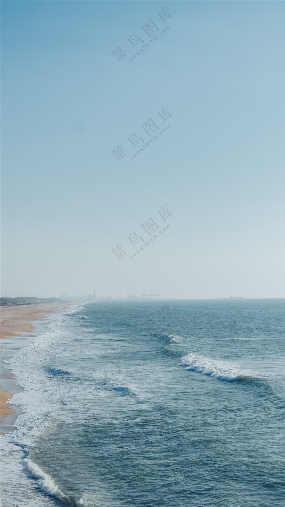 蓝色大海沙滩图片