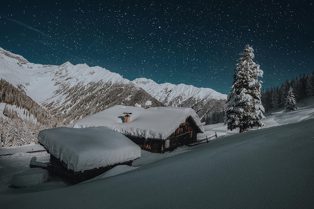 雪夜孤灯