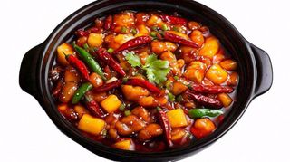 土豆炒鸡肉香辣美食摄影图免抠