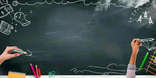 教室黑板上图画写字粉笔学生教师节背景