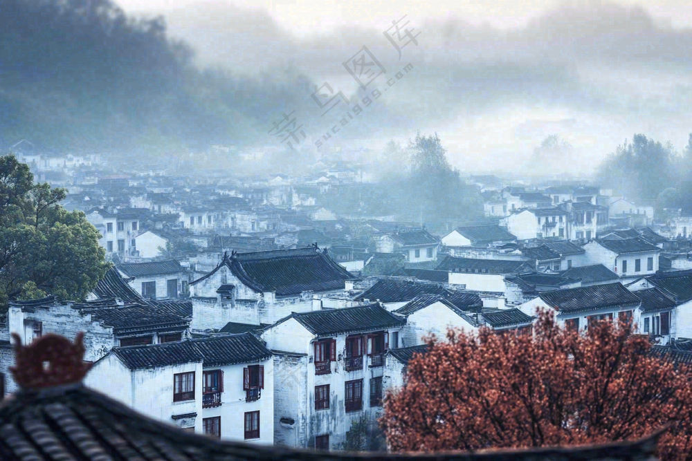 江南风景屋檐瓦舍雾村庄山林摄影图