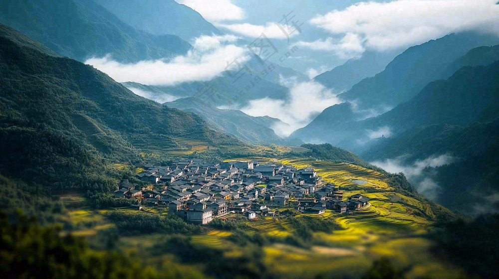 江南风景屋檐瓦舍雾村庄山林摄影图