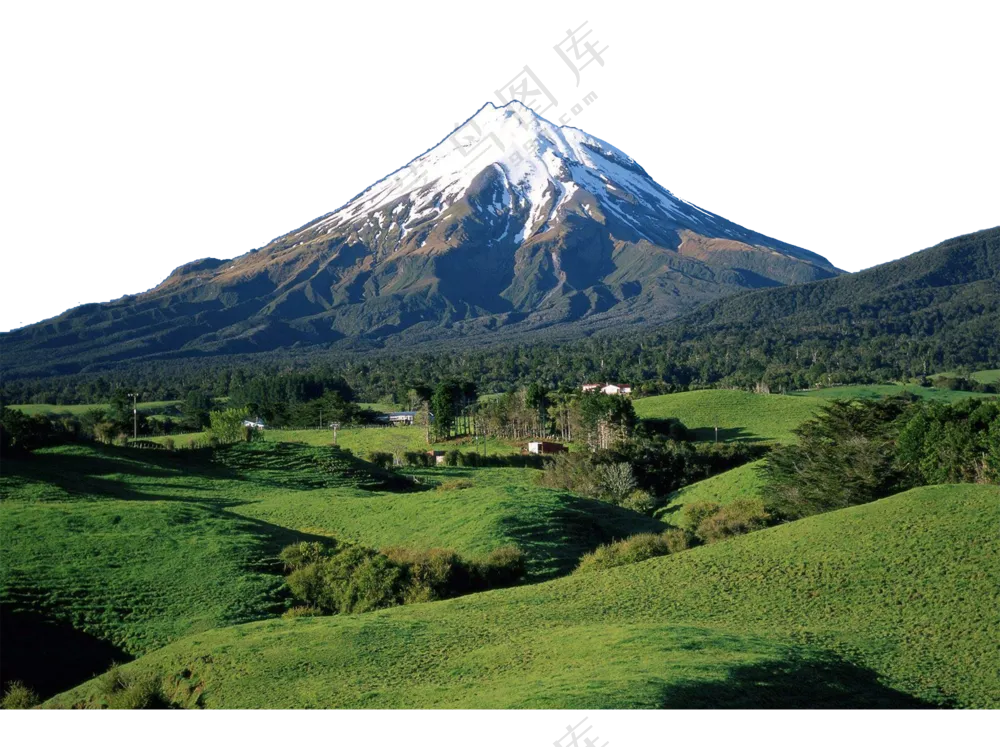 雪山脚下的森林房子等风光免抠图片