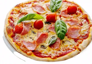 美味的披萨美食摄影图免抠