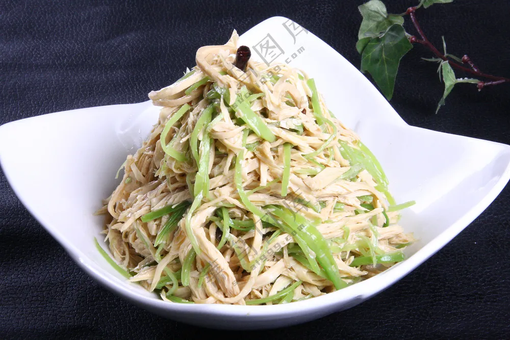 兰豆腐丝  15元