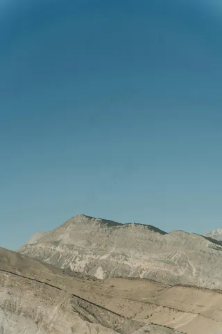 沙漠中的孤独小丘