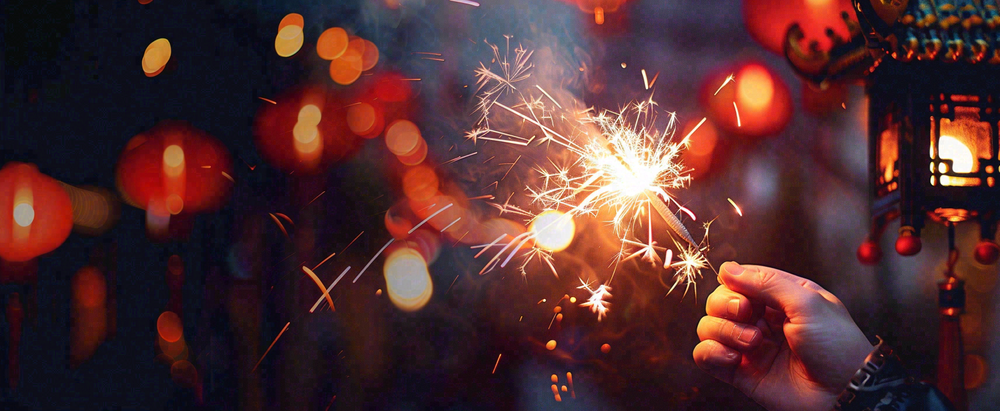 新年春节燃放烟花爆竹庆祝喜庆热闹国庆小年除夕夜摄影图