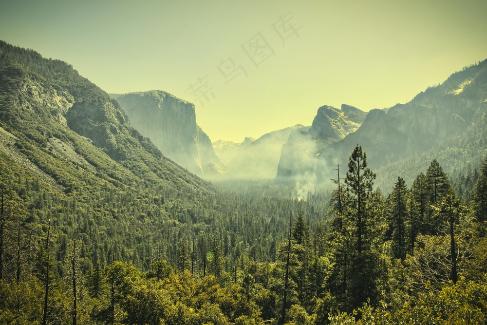 绿野仙踪：复古山景摄影