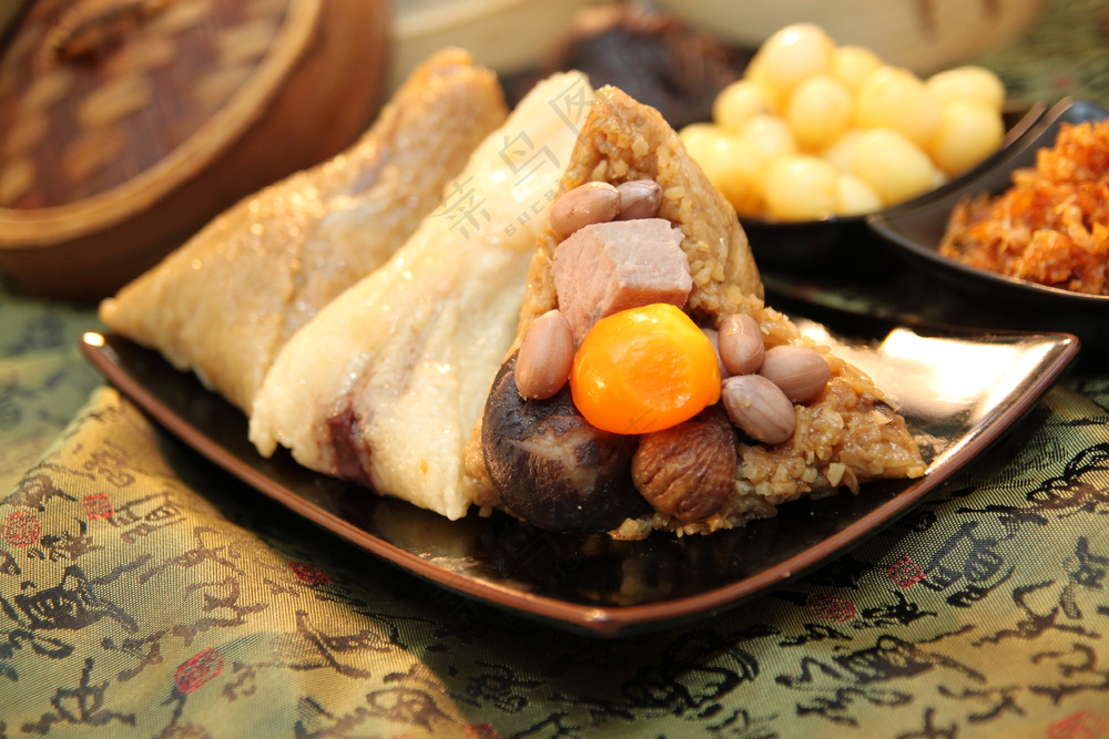 多种肉粽子照片图片包粽子粽子摄影裹粽籺粽子摄影端午节茶餐厅粽子