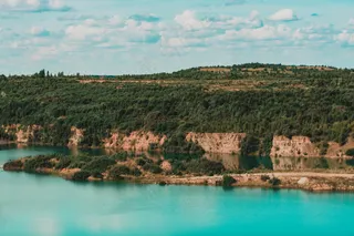 湖畔的宁静度假村