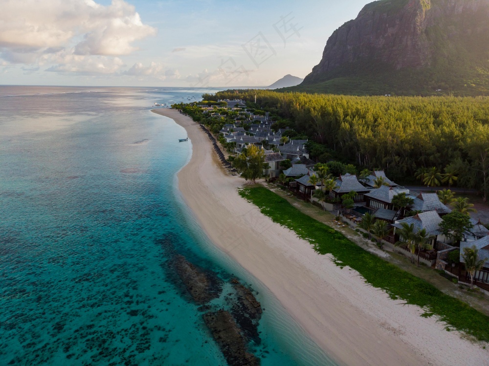 热带海滨小屋·自然风情·蓝白绿韵·宁静景致