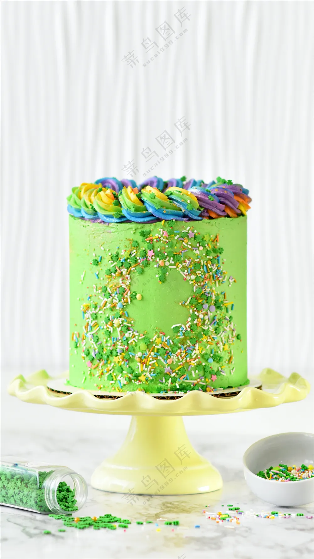 绿色奶油蛋糕图片
