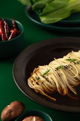 小面阳春面暗调纯色背景海报灯箱招牌