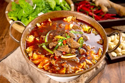 牛肉锅仔美食图片