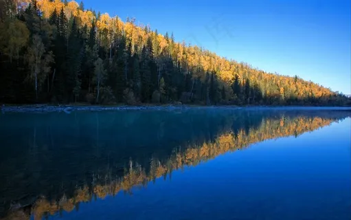 新疆喀纳斯湖秋天美景图片 新疆喀纳斯湖秋天美景图片