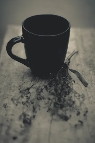 陶瓷黑色马克杯图片