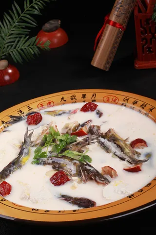 小鱼炖豆腐 (1)