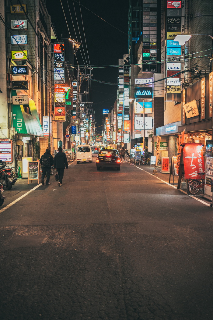 日本街道灯光夜景图片