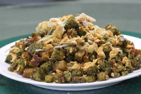 柴鸡蛋炒饼子 大份16元 小份12元