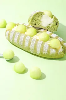 蛋糕店小蛋糕慕斯美食甜品图片