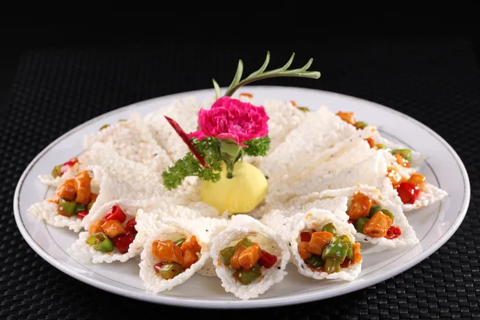 R02435水晶锅巴局鸡丁 (1)