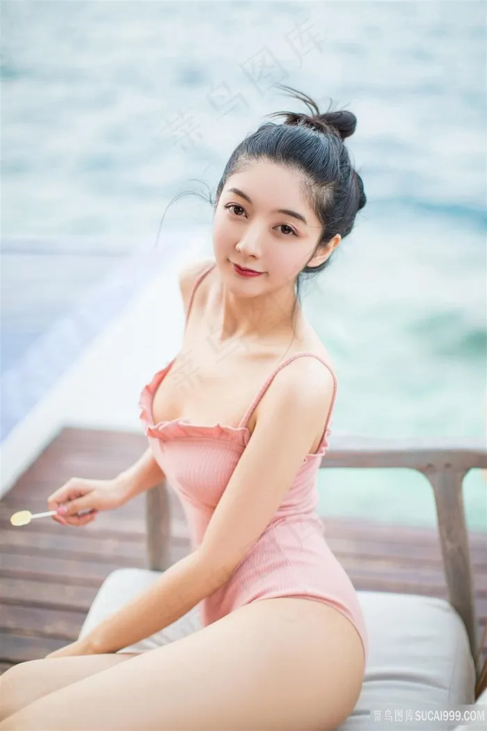超清*粉嫩美女小热巴写真图片