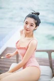 超清*粉嫩美女小热巴写真图片