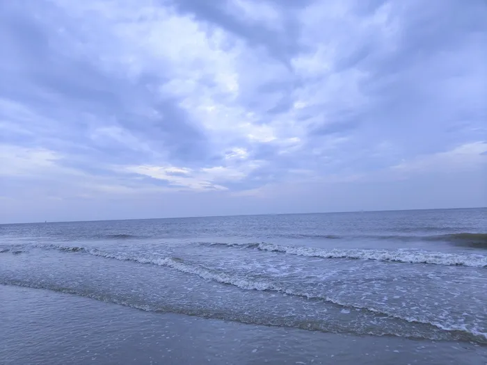 大海蓝天白云
