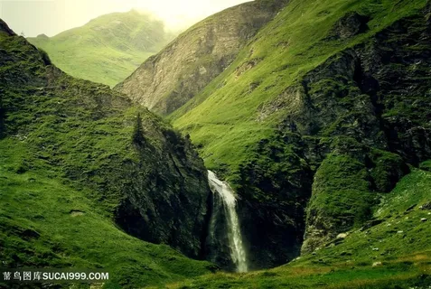 山脉大峡谷瀑布从流