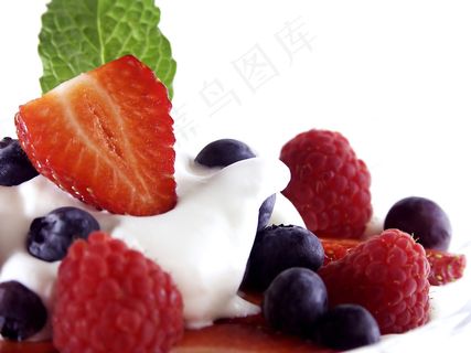 草莓奶油点心图片 草莓奶油点心图片