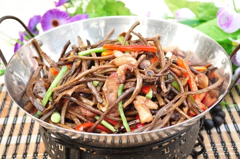 干锅美食焖锅湘菜麻辣香辣纸锅茶树菇爆鸭丝