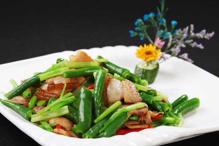 R00347杭椒土芹炒咸肉 (1)