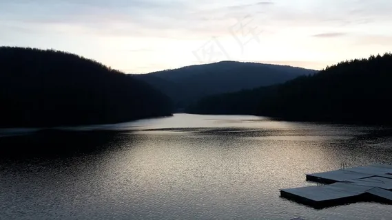 罗马尼亚湖泊风景图片 罗马尼亚湖泊风景图片