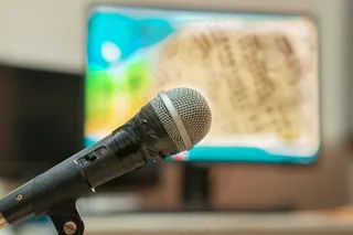 黑色旧麦克风图片