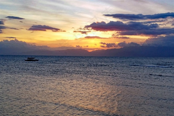 海滩上的暖阳