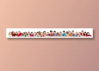 一排趴着的小朋友