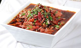 水煮牛肉22元水煮肉片18元