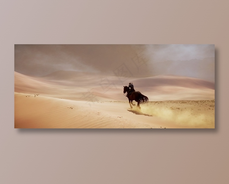 沙漠中骑马前行