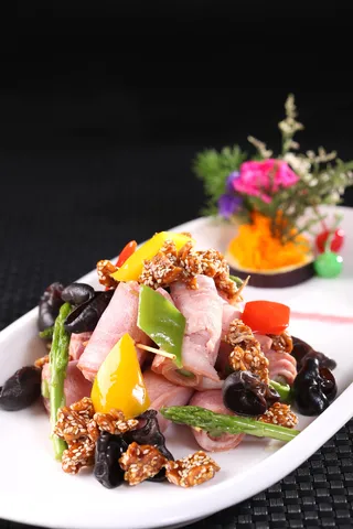 琥珀芦笋焖腌肉卷 (1)