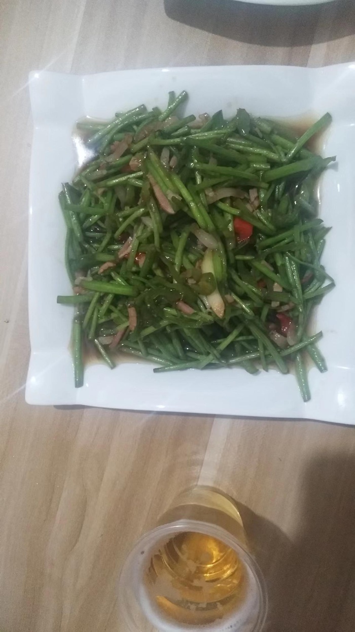 腊肉炒茼蒿