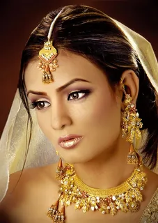 五官精致的印度美女图片