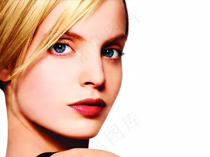 彩妆短发美女图片 彩妆短发美女图片