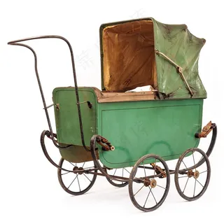 红色复苦婴儿车