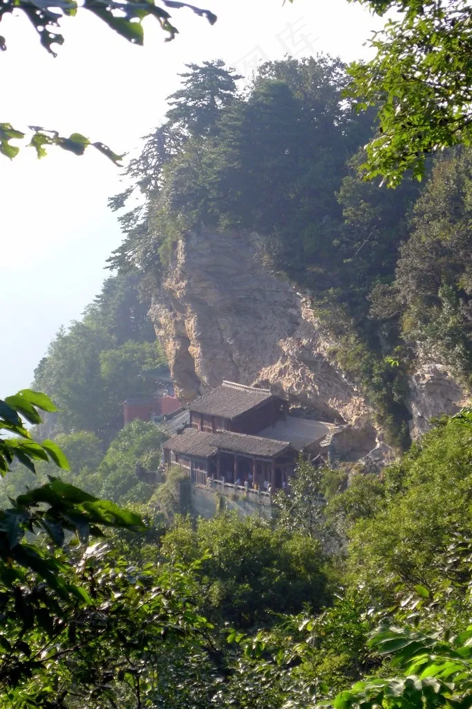 依山而建的庙宇