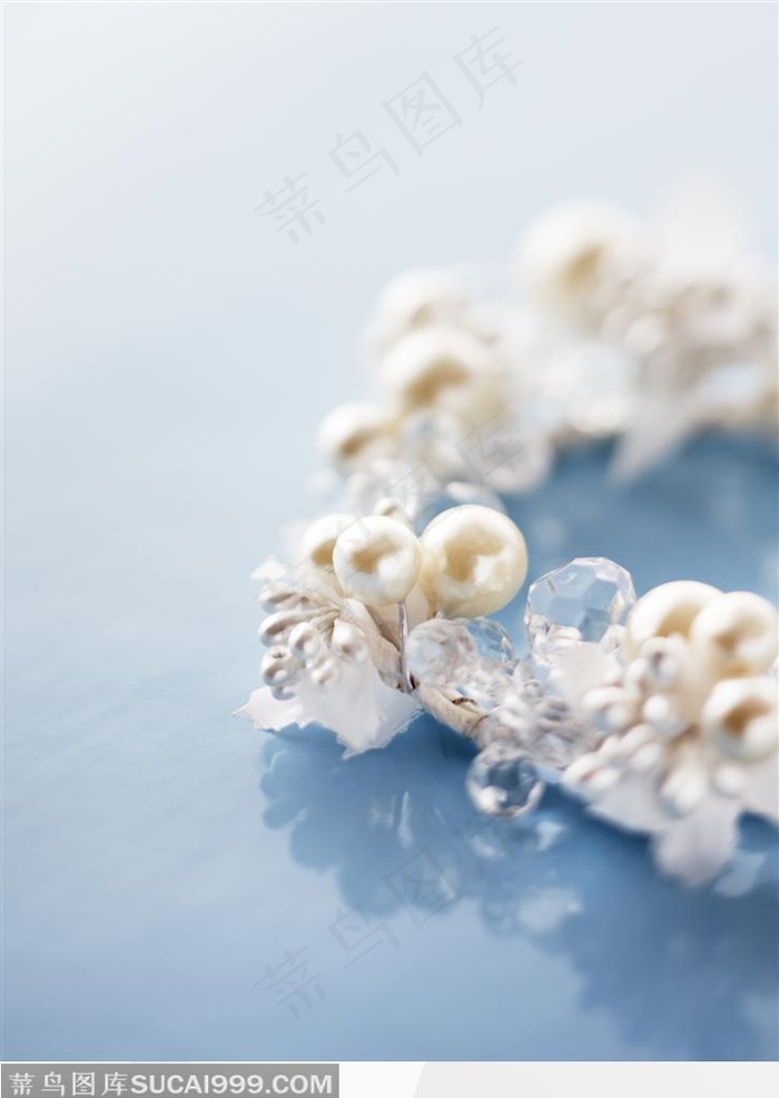 一串珍珠花饰手链